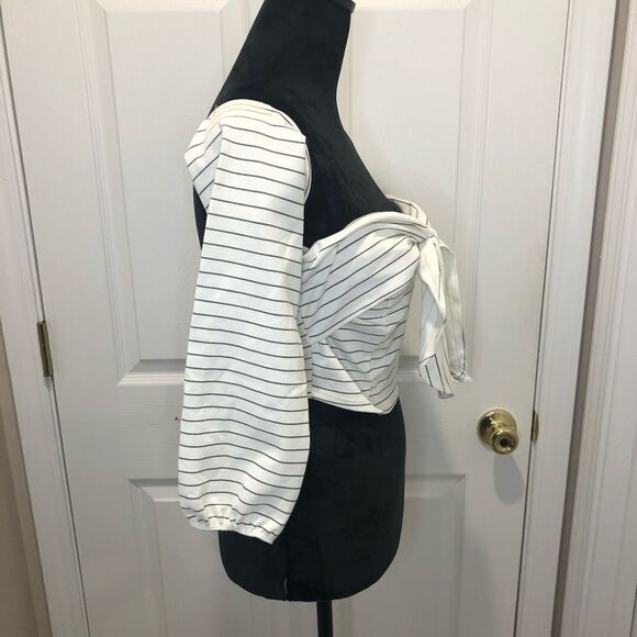 Charlotte Russe front tie crop top with attached long sleeves, large - Picture 9 of 10